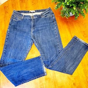 Levi's Mid Rise skinny jeans size 16M